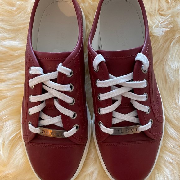 GUCCI RED LEATHER SNEAKERS WITH METAL LOGO!!!! - Picture 2 of 8